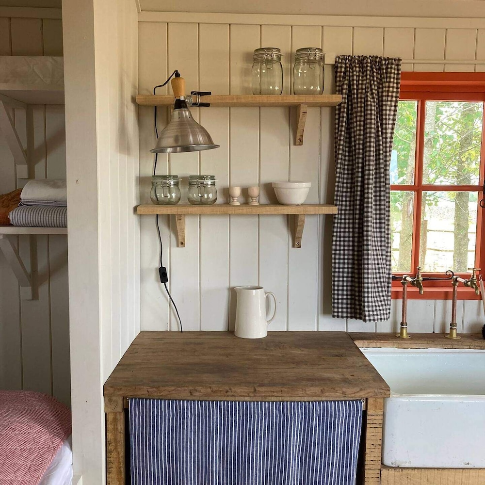 Secluded Shepherd's Hut
