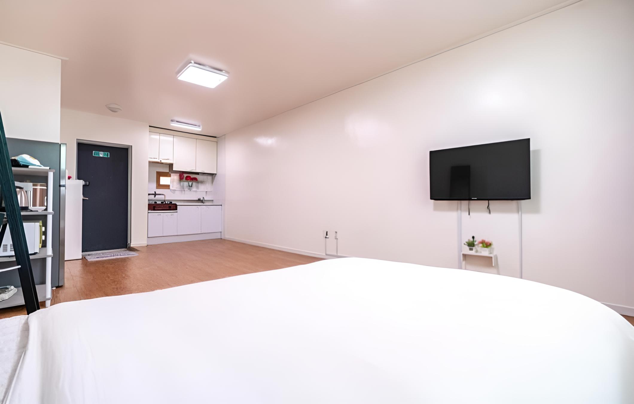 Incheon Vacations - Eulwangri Bide 302 Pension - Property Image 5