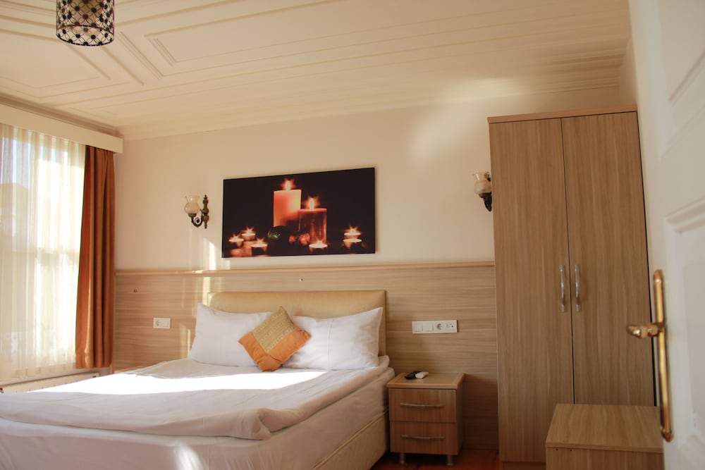 Jasmine Daire - Image 8