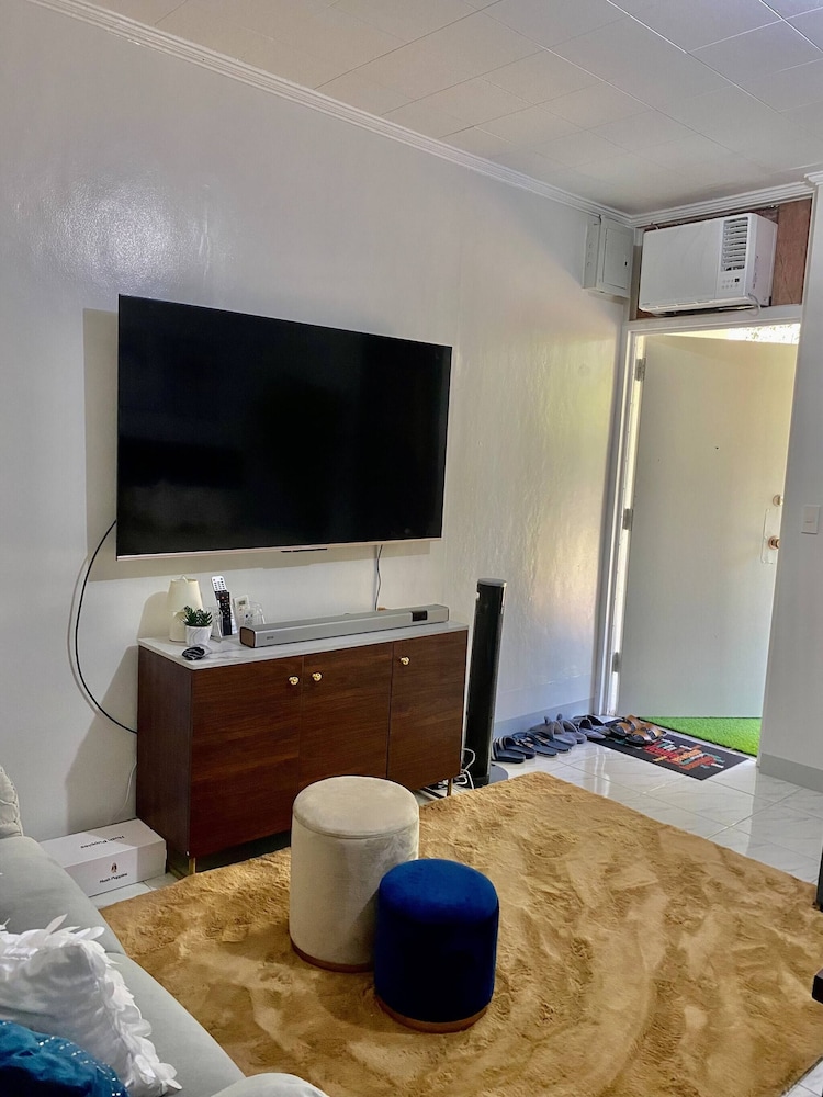 1 Bedroom With Free Parking view 3