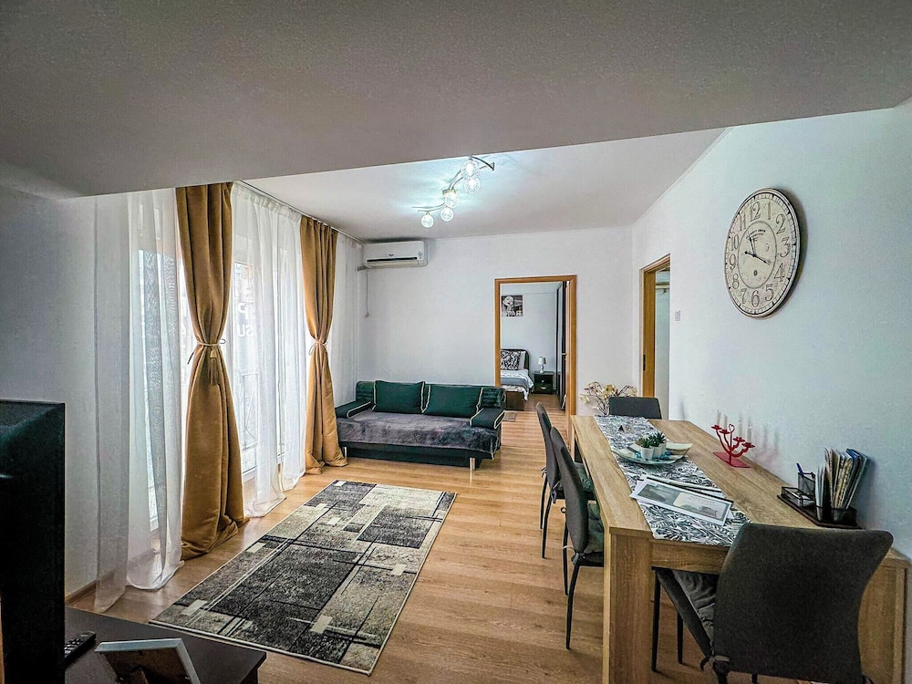 Sunrise Apartments City Center