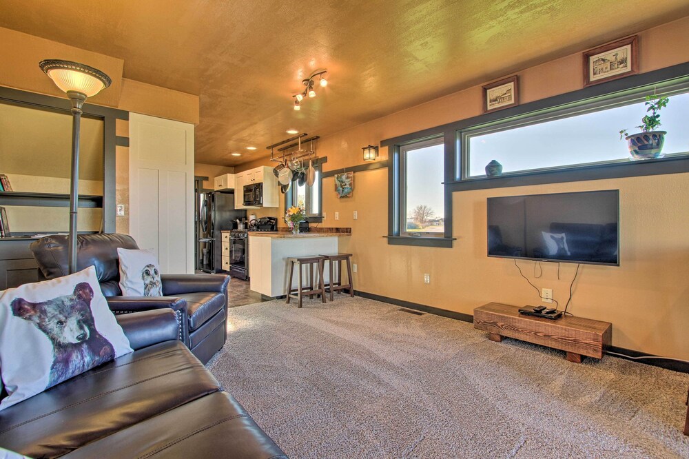 Updated Townhouse w/ Pergola, Walk to Downtown! view 2