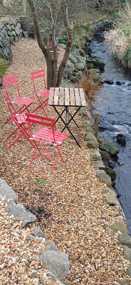 Riverside Cottage at Logwood Mill