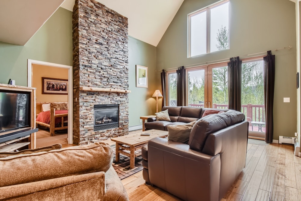 Beaver Creek Vacations - 42 Burgundy 4br 3.5ba 4 Bedroom Townhouse by RedAwning - Property Image 1