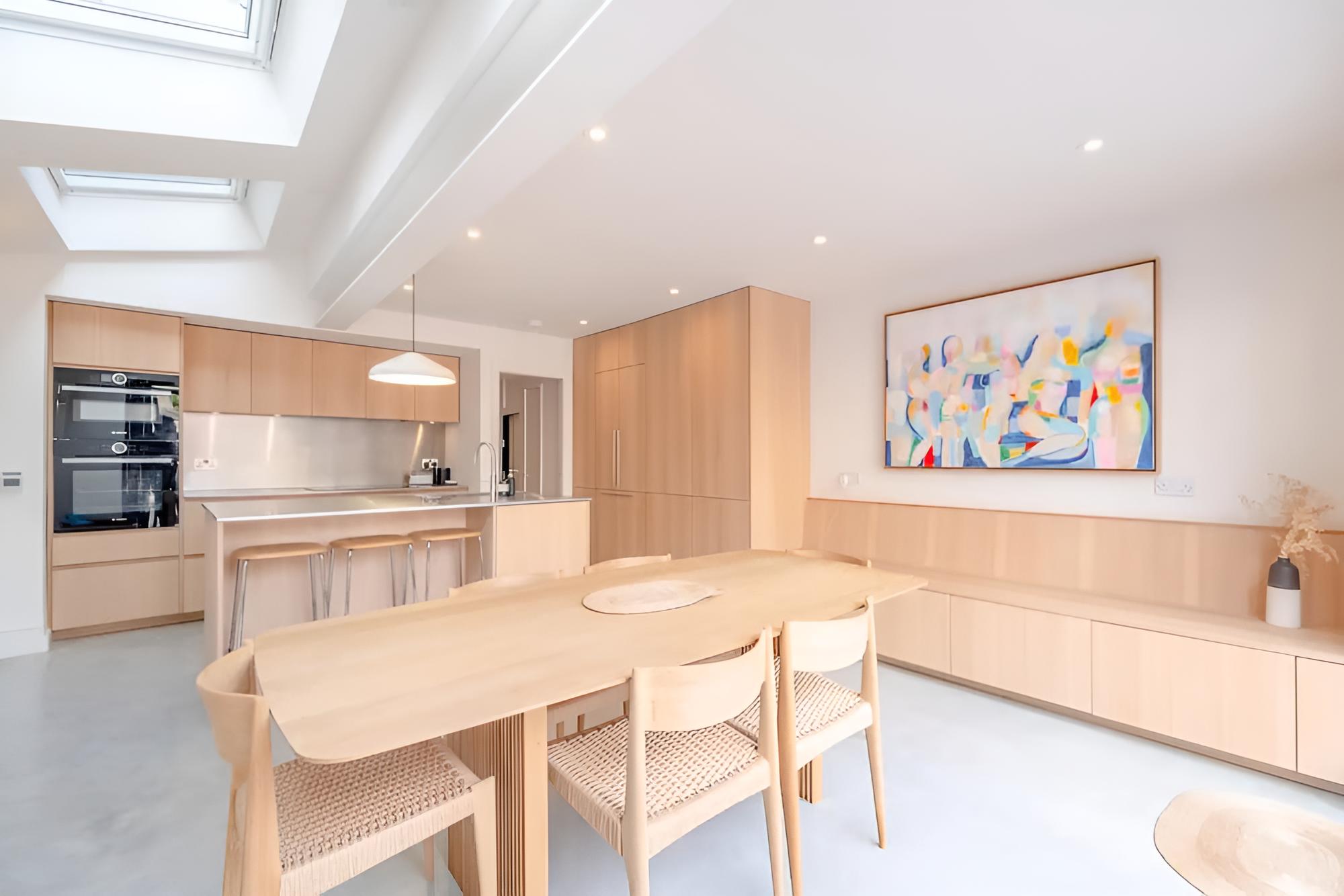 Beautiful Minimalistic 2BD House - Victoria Park