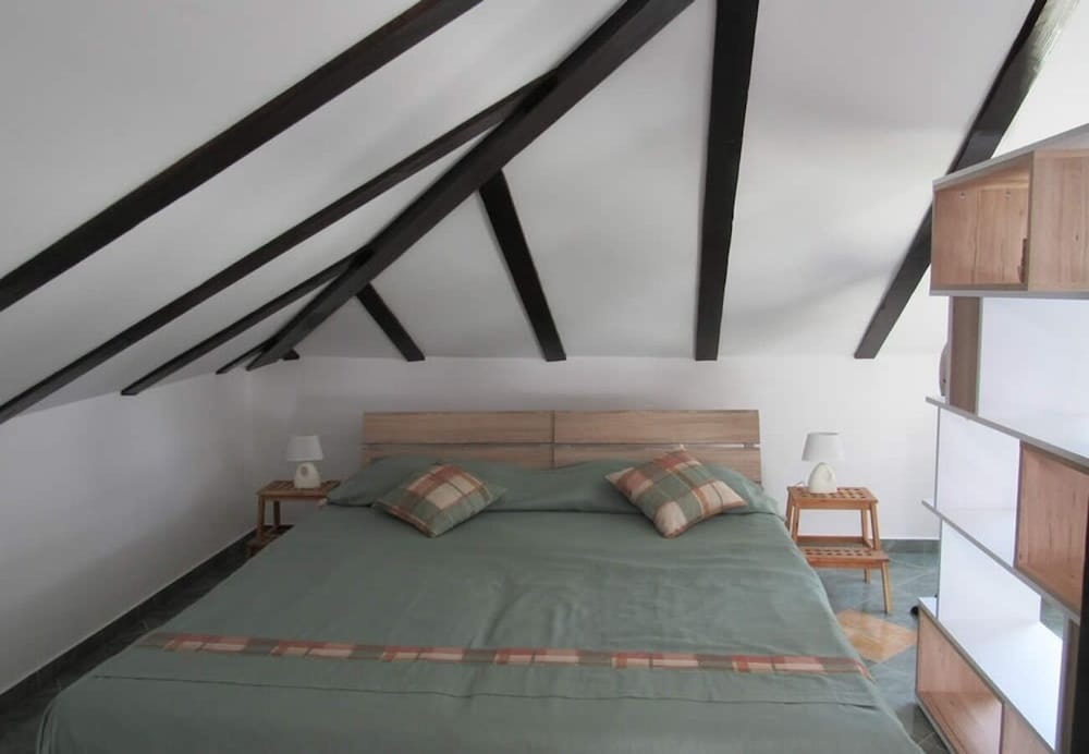 Vitris - 50 m From sea - Sa7-attic view 3