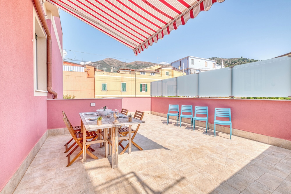 Merlo D - town center & private parking
