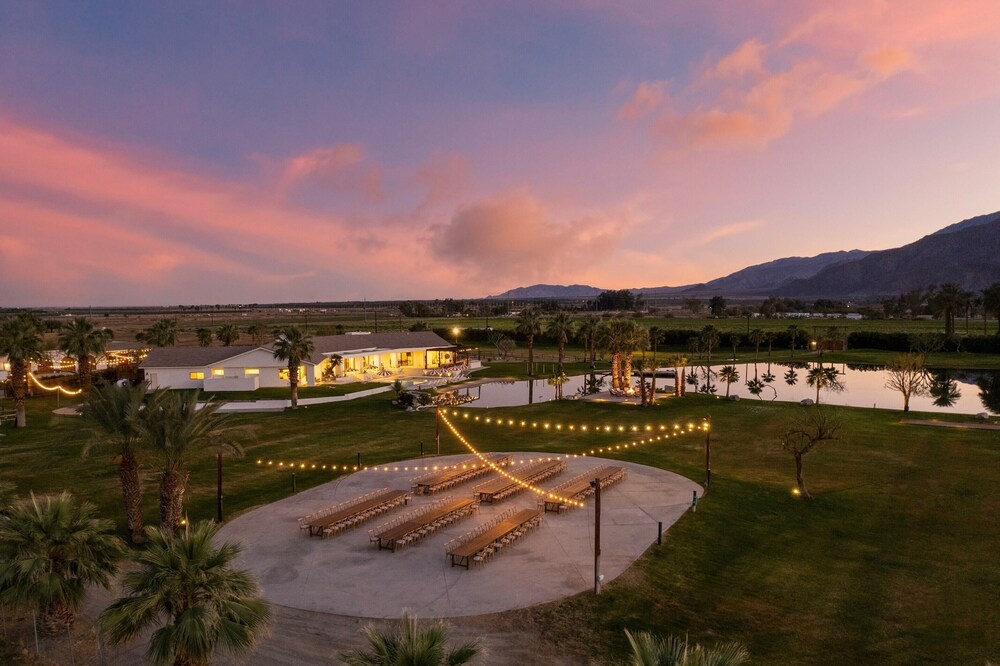 Buena Vista by Avantstay Massive Outdoor Oasis w/ Pool, Spa  Firepit! - Property Image 2
