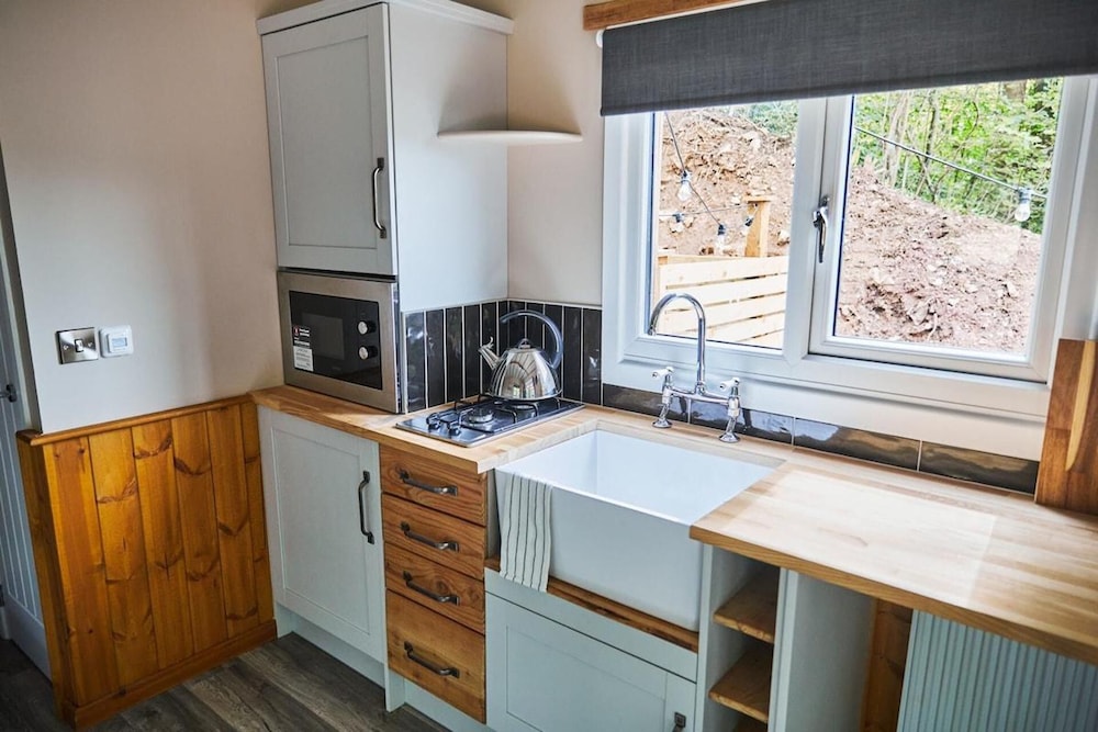 Wildwood Quarry Cabin - Pet Friendly - Sleeps 3/4