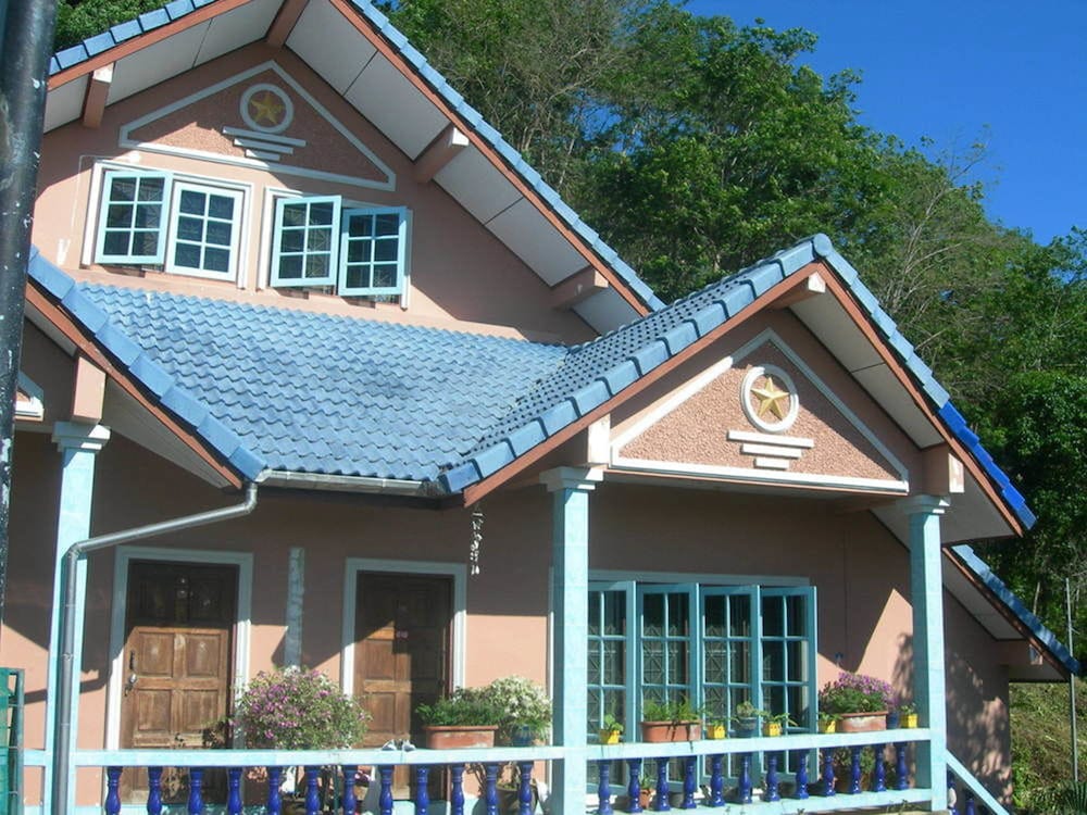 OYO 851 On Hill Residence Patong