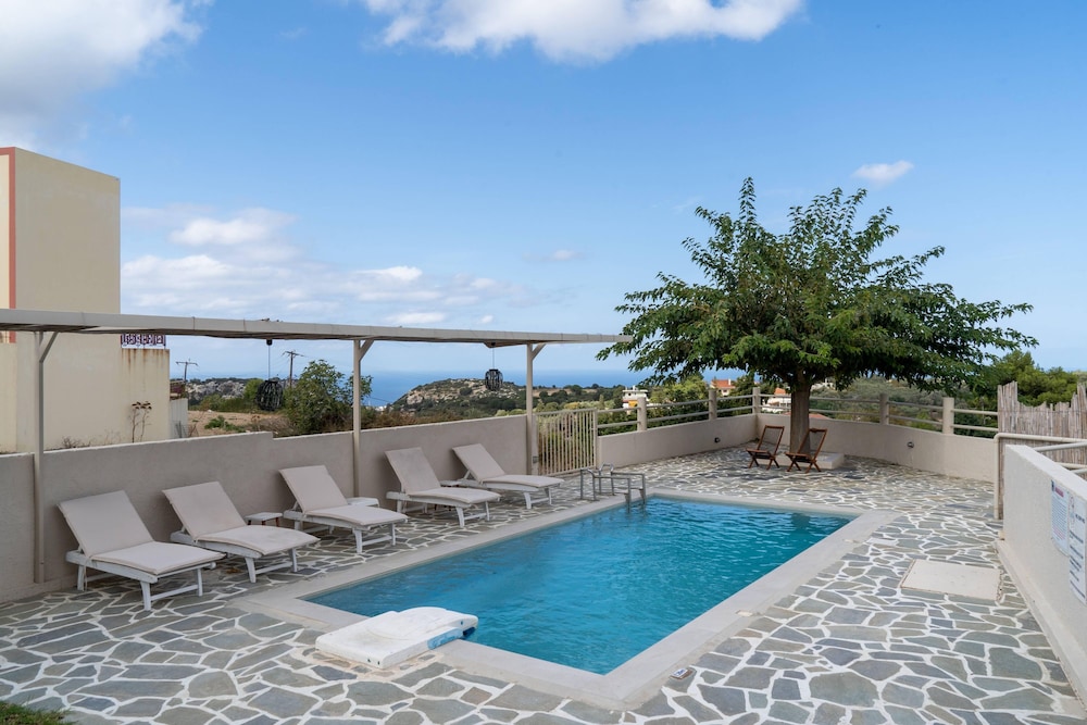 Villa Dimitra With Swimming Pool