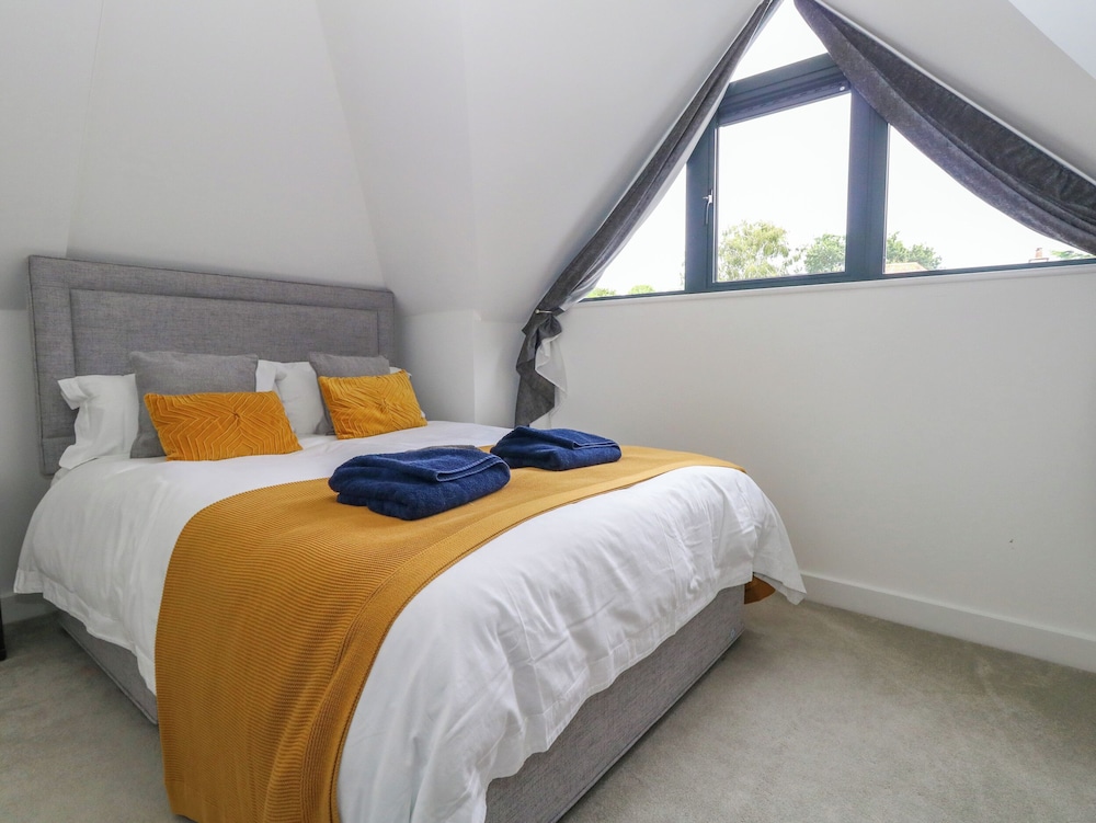 66A Danecourt Road