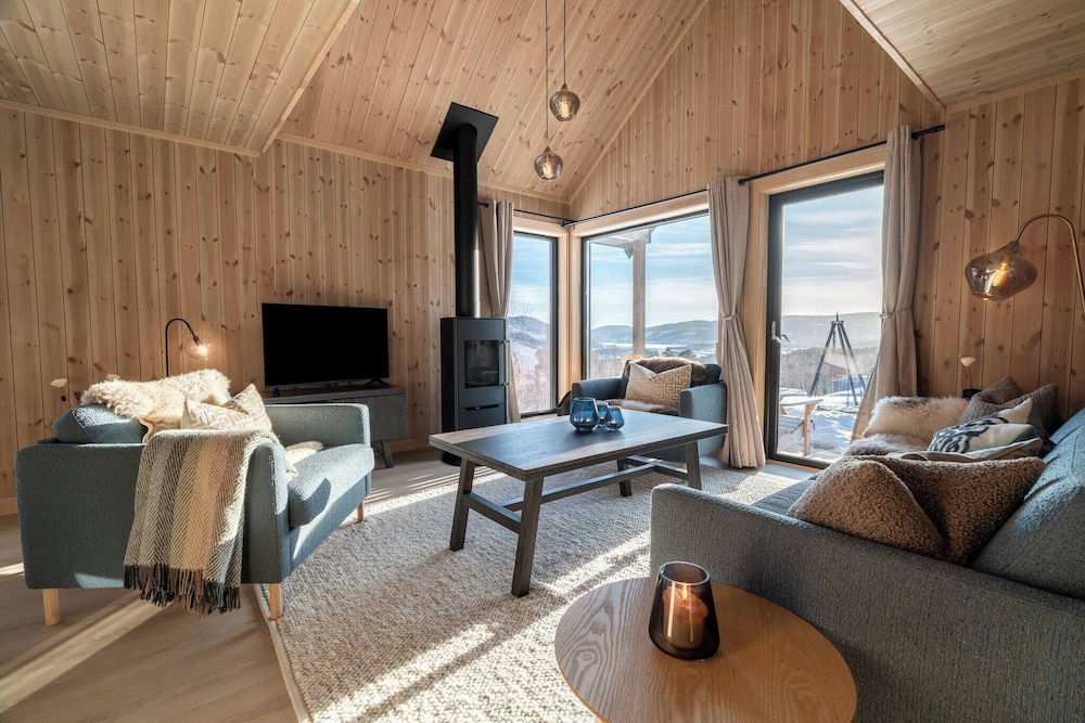 Hiking, Ski Resort, Local Shuttle bus Oslo Airport