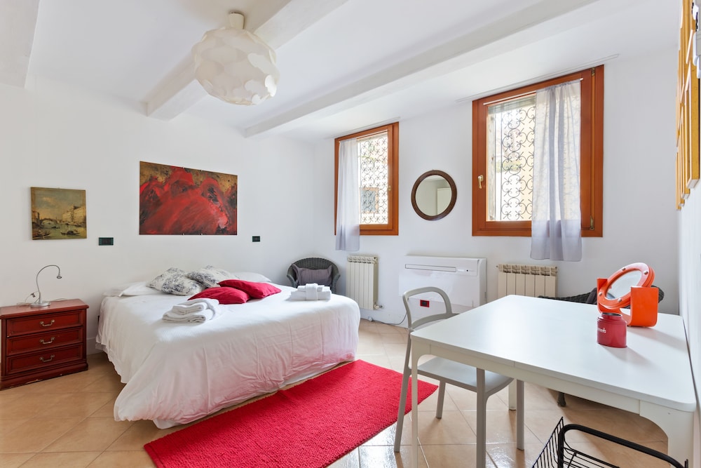 Riva Di Biasio Lovely Flat