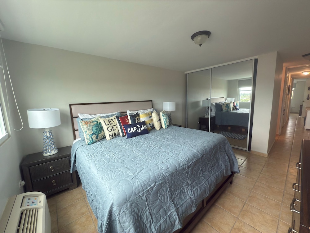 608 Ocean & Marina Views 3 Bed 2 Bath view 2