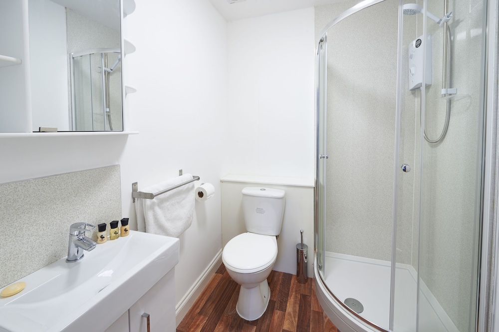 Northleigh House, Furzton, 6 Bedroom/5 Bathroom House