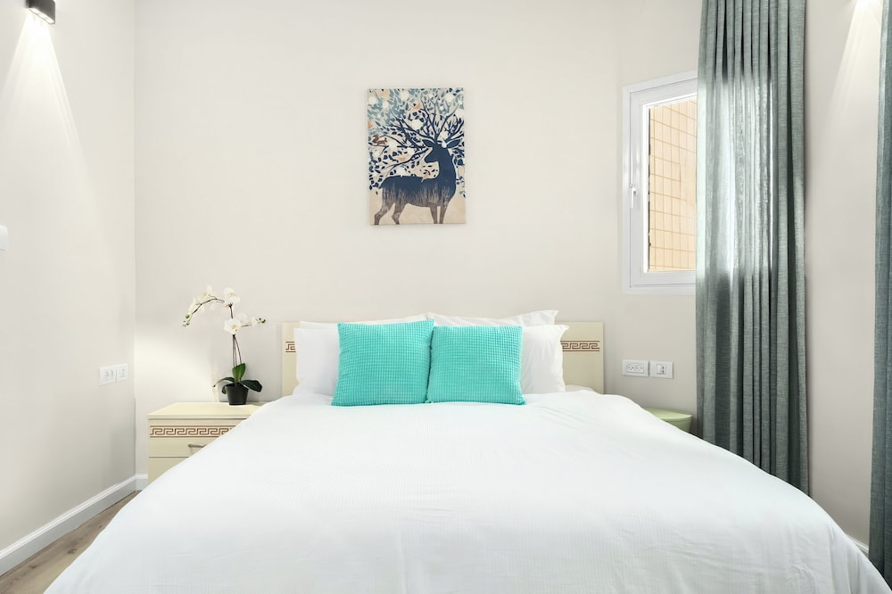 Netanya Beach & Pool Stay by Sea N' Rent
