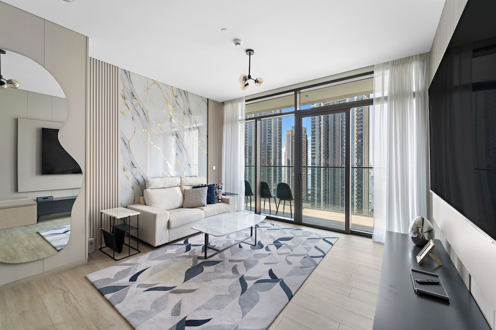 1BR Skyline Views Dubai Creek Harbour