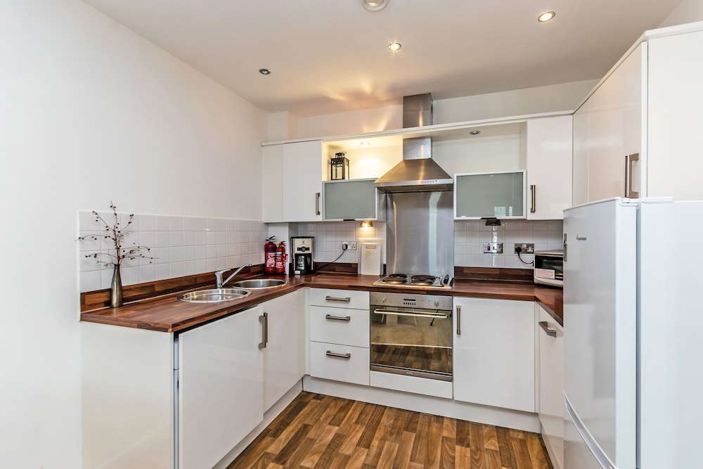 Racecourse Serviced Apartments