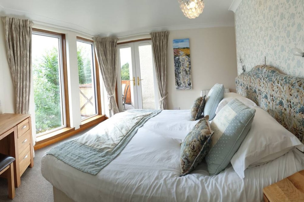 Loch Rannoch Highland Club Lochside Lodge 04