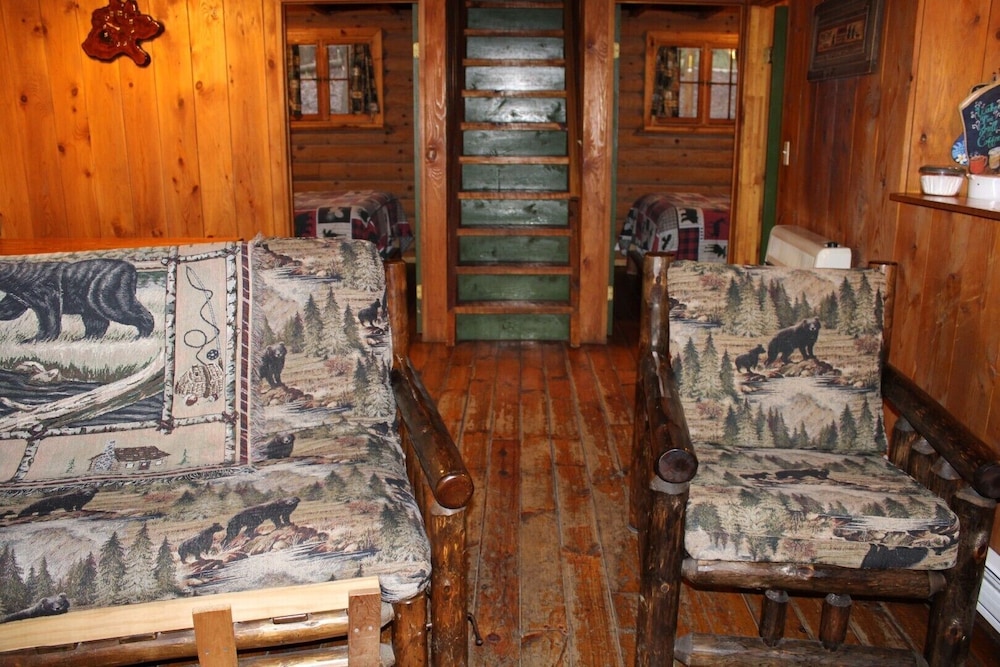 Hominy Ridge Cabins and Gift Shop