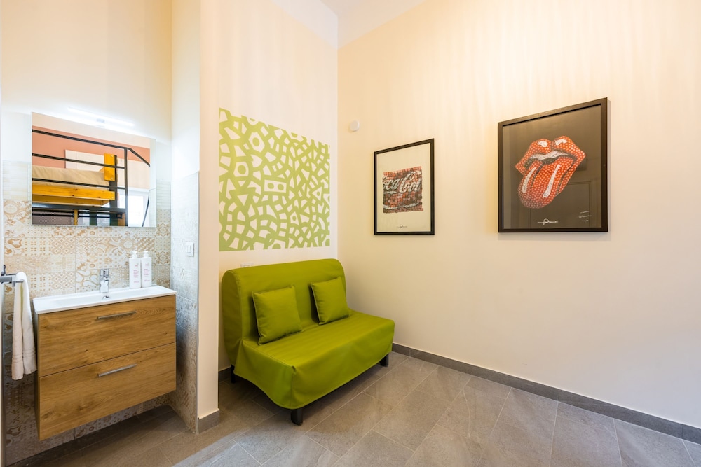 Central Station Housing - Apartment 1 by Wonderful Italy