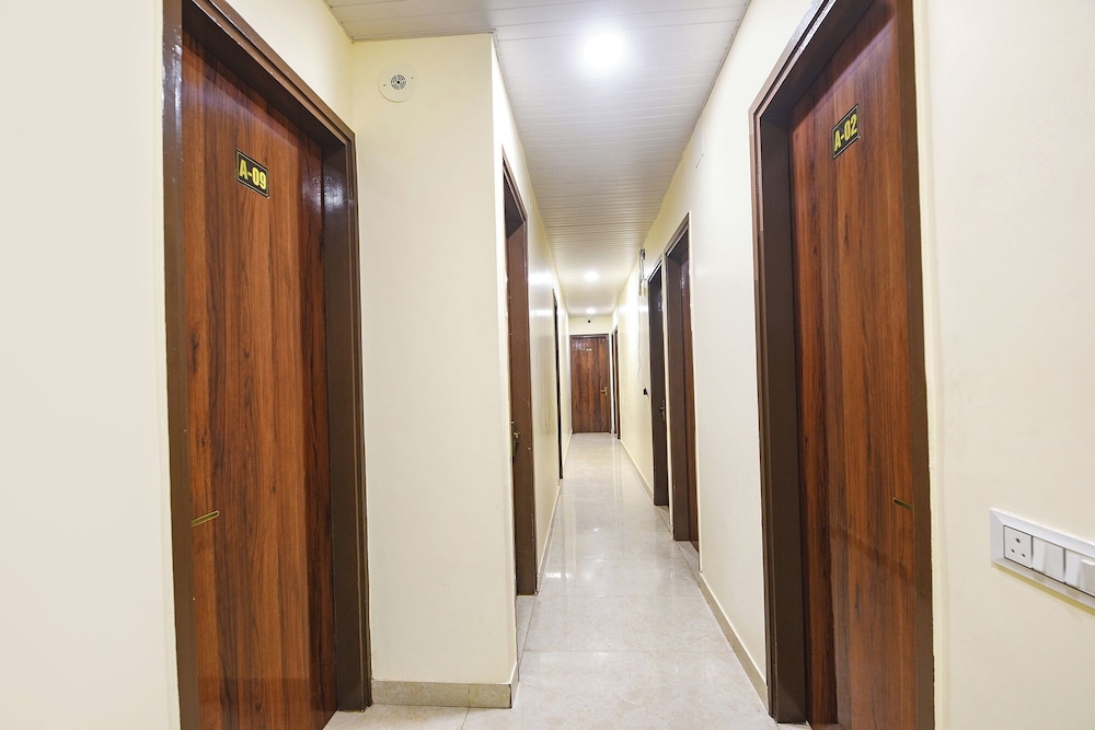 Fabhotel White House Tilak Nagar