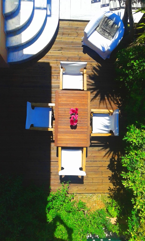 Glyfada Seaside Residence