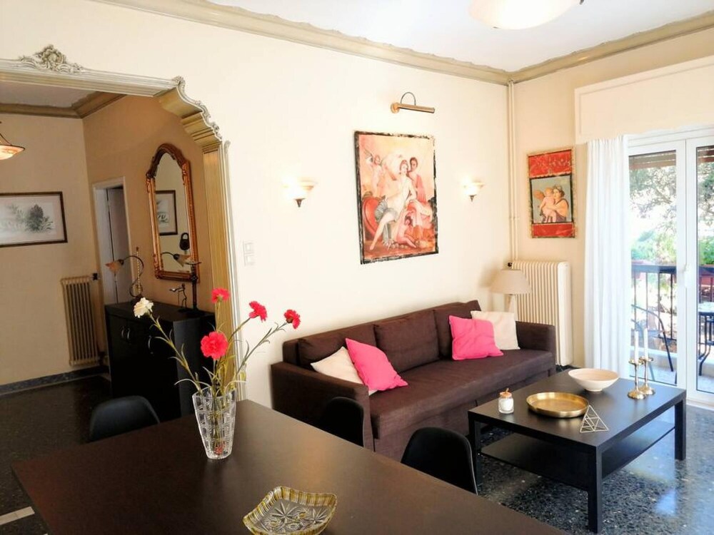 Elegant Apartment in Acropolis With Roof Garden