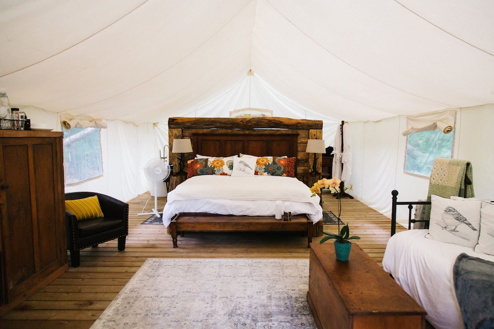 Whispering Springs Wilderness Retreat
