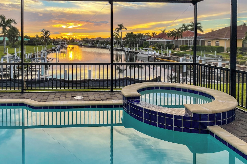 Sunset Views, Dock: Canalfront Home in Punta Gorda