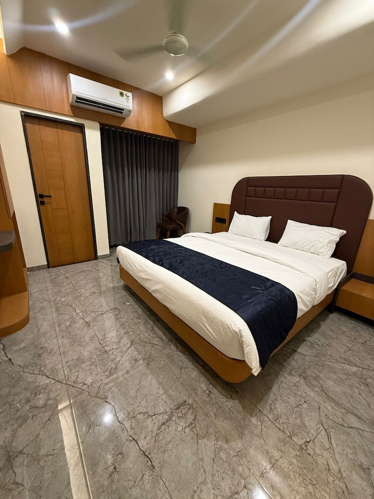 The Malay comfort-Hotel Dwarka residency