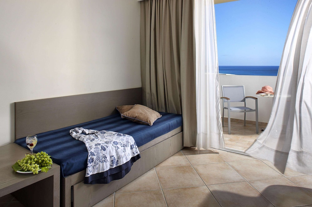 Porto Angeli Beach Resort – All Inclusive