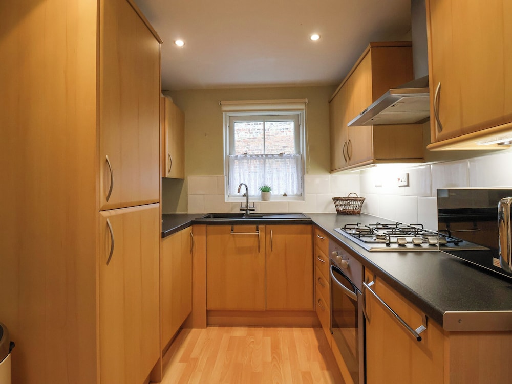 3 Westgate Mews