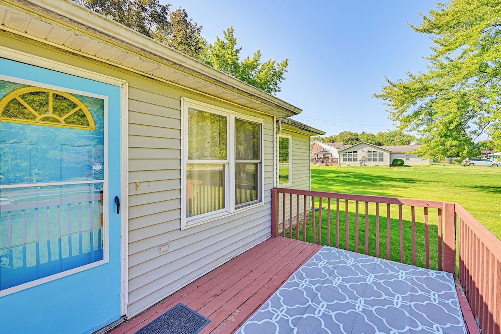 4 Mi to Lake Michigan: Updated Benton Harbor Home!