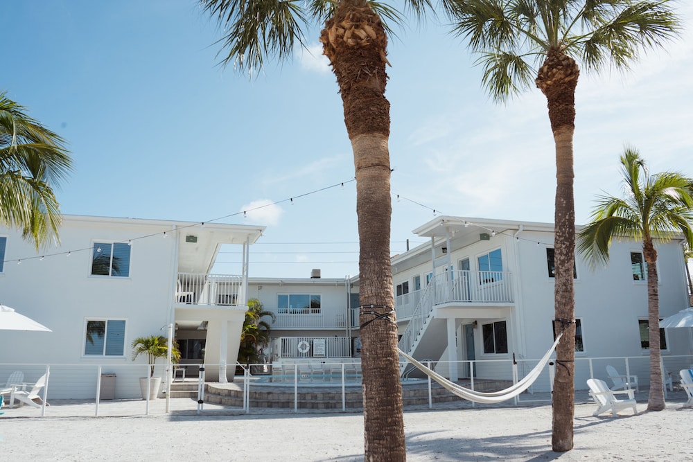 The Molloy - A Boutique Beach Resort