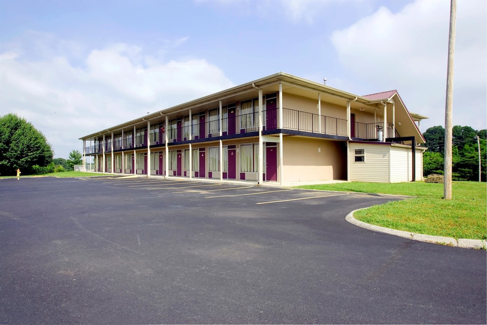Americas Best Value Inn Loudon Lenoir City view 2