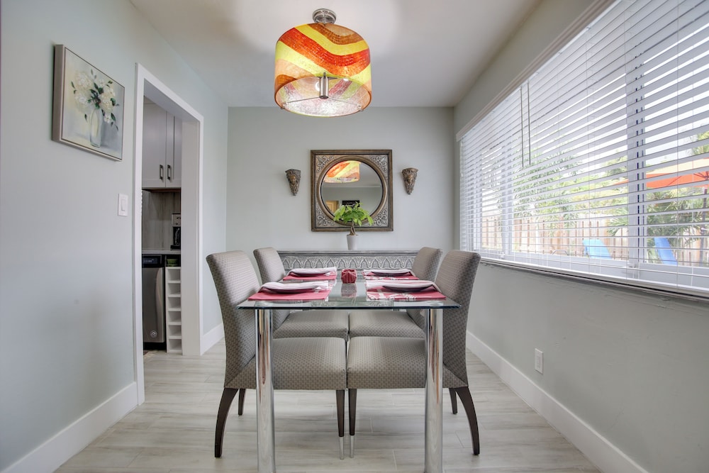 Modern Retreat 3 Miles From Fort Lauderdale Beach!