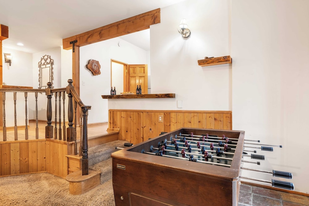 Lakeview Cabin w/ Game Room & Deck Near Ski Slopes & Trails Sleeps 20 Waterview by Avantstay
