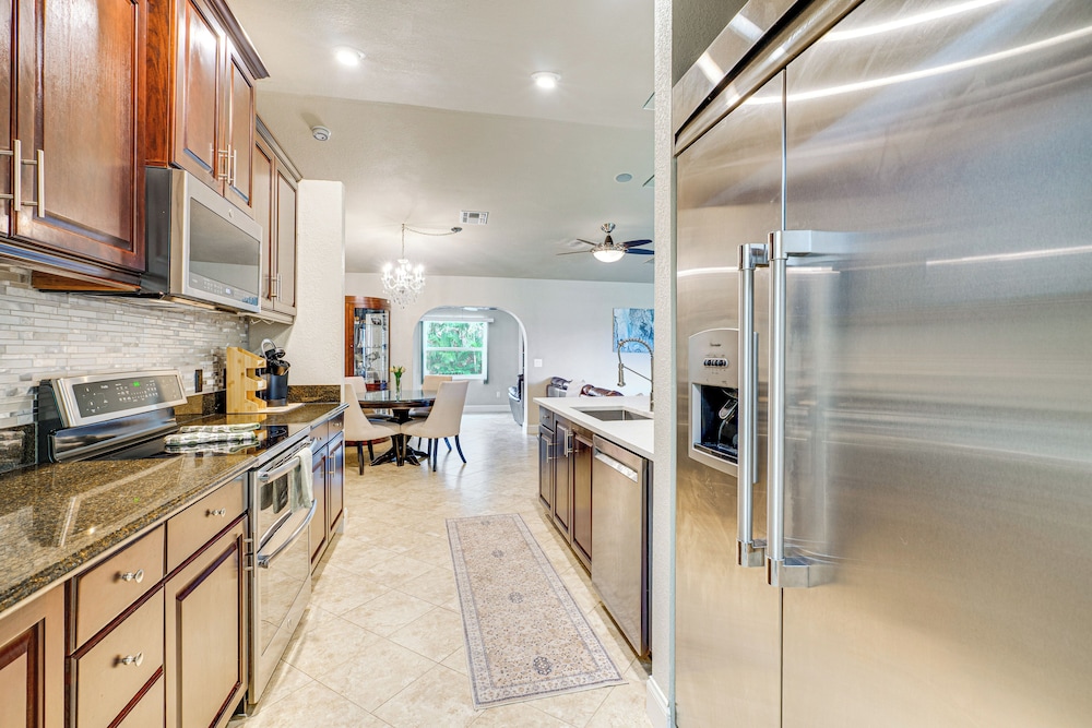 6 Mi to Beach: Family Oasis w/ Pool in Cape Coral