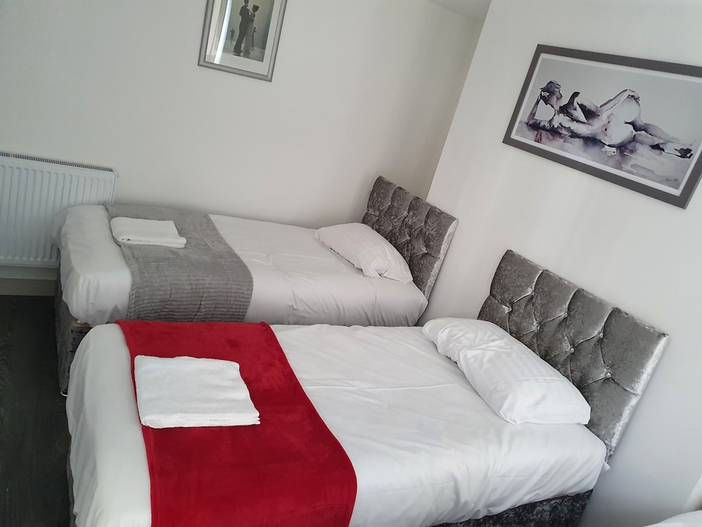 Immaculate 3-bed Studio in Liverpool City Centre view 3