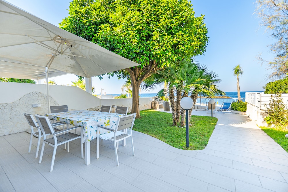 Luxury Villa on the Beach in Diamante, Sea View - Villa Ventre