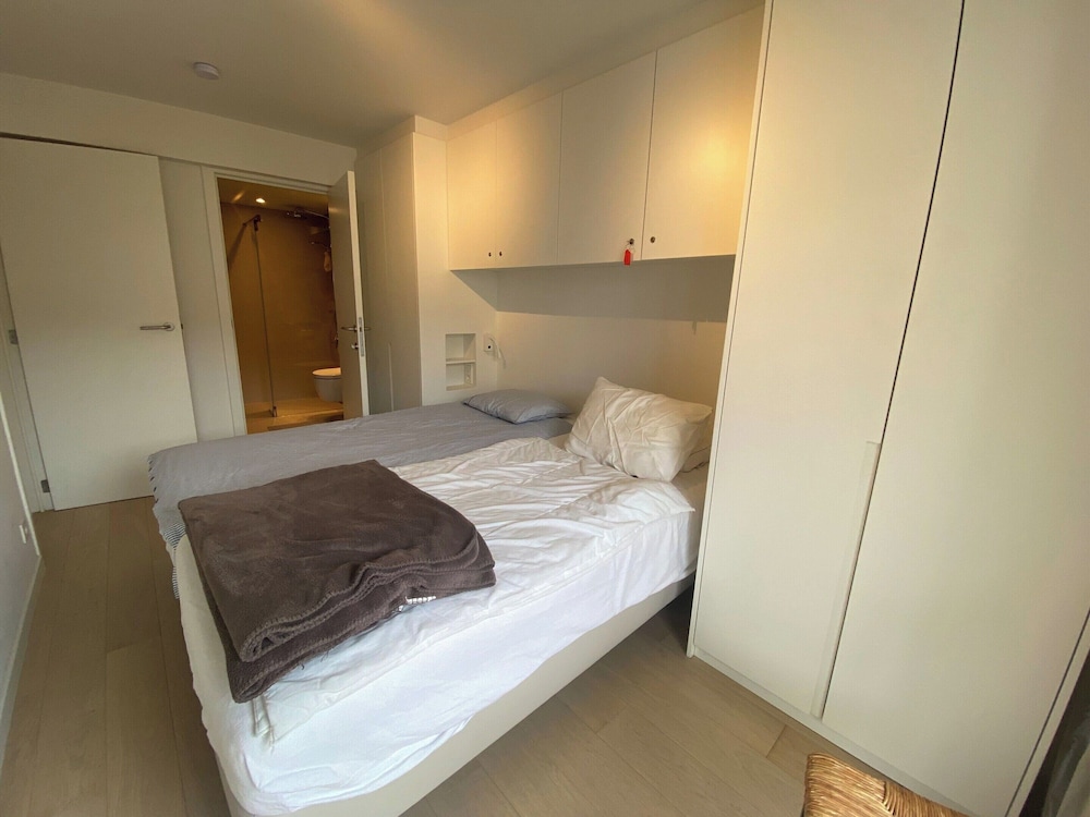 Sea View Stay for 6 Guests