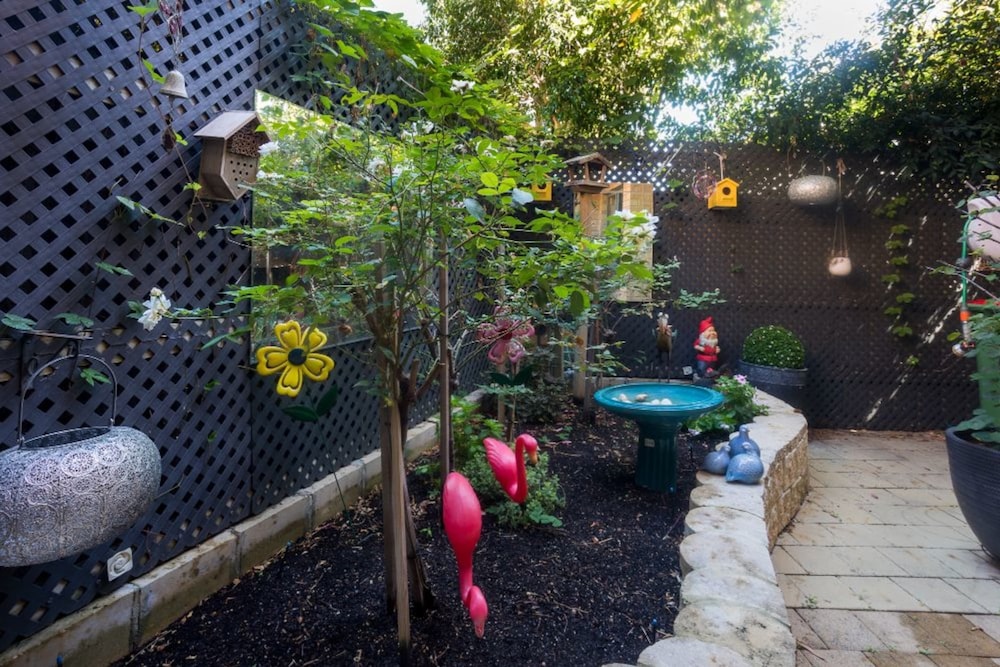 Character 3 Bedroom Home With Pool and Balcony