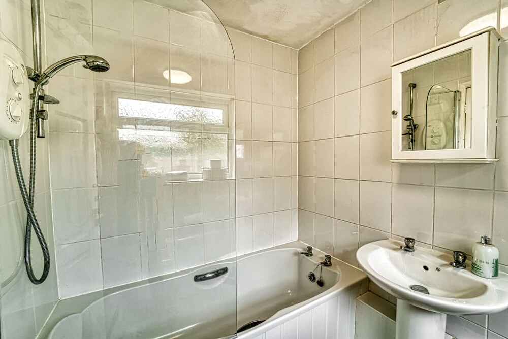 Host Stay Southfield Residence