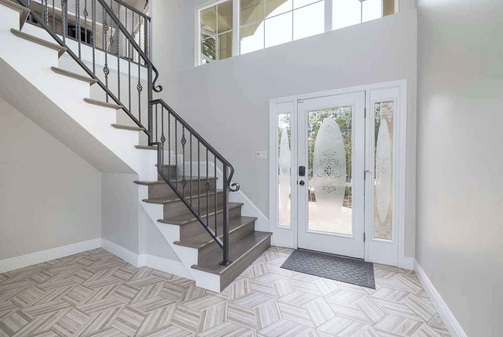 6B Waterfront Game Room Pool Hot Tub Dock