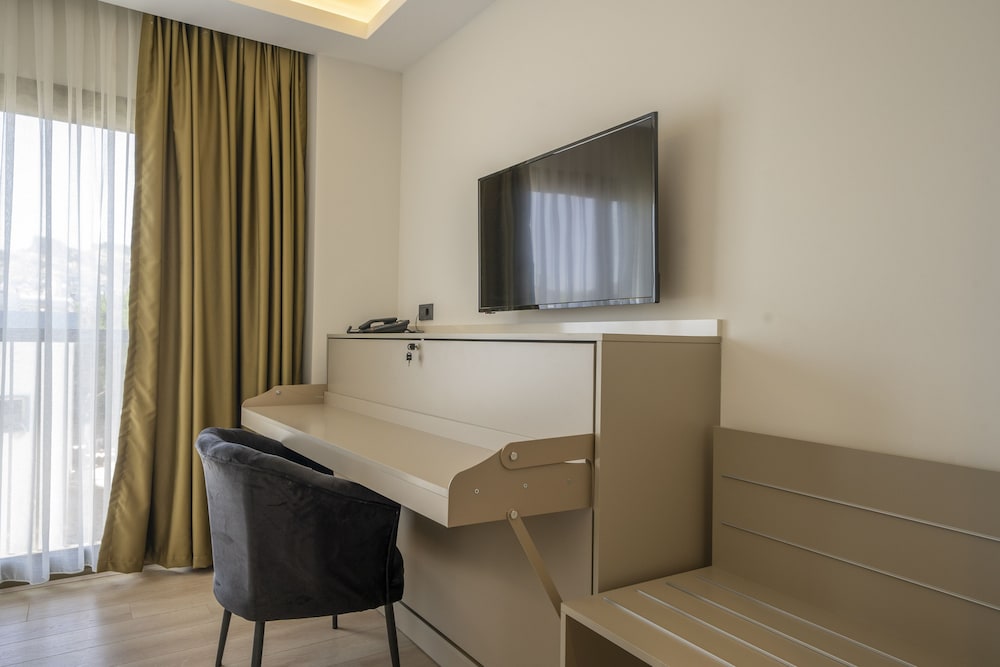 Olive Tree Hotel - Image 41