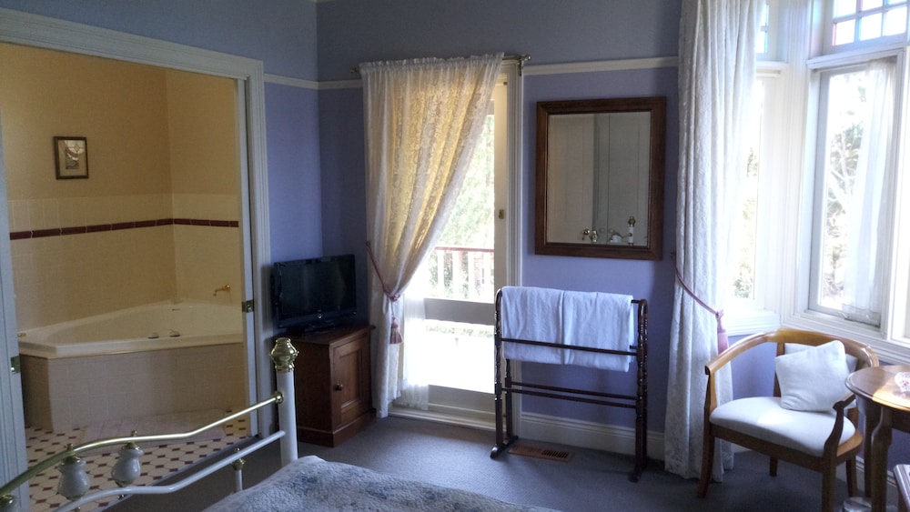 Bethany Manor Bed & Breakfast