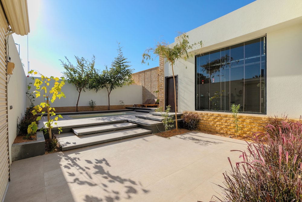 Portal Chalets With Private Pool-AlRawda