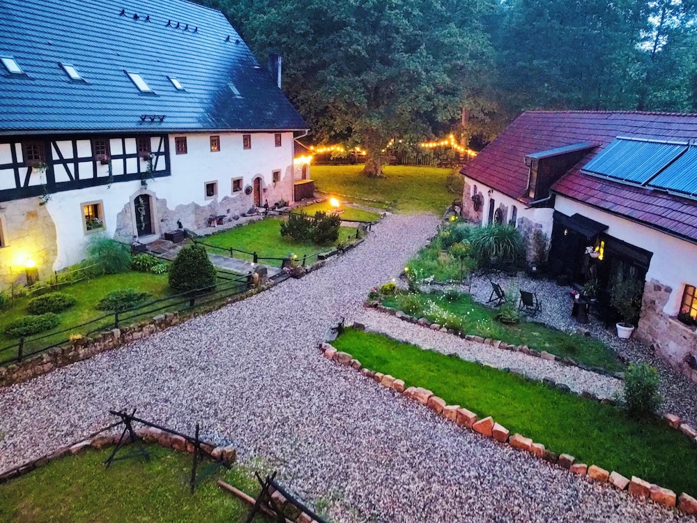 The Oak Lodge